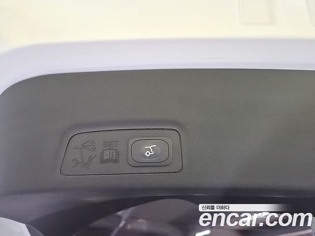 Lincoln MKC 2016 — photo 15