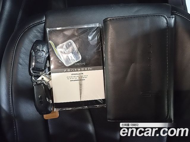 Lincoln MKC 2016 — photo 16