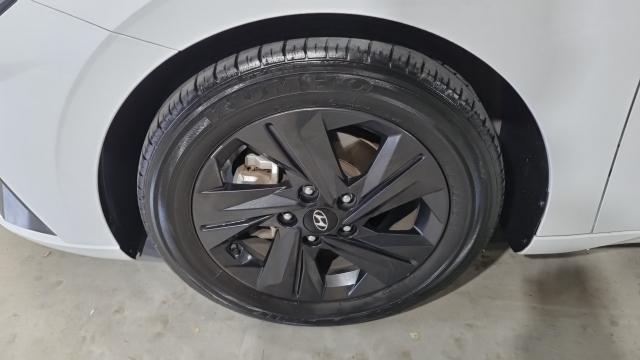 Hyundai AVANTE 2022 — photo 18