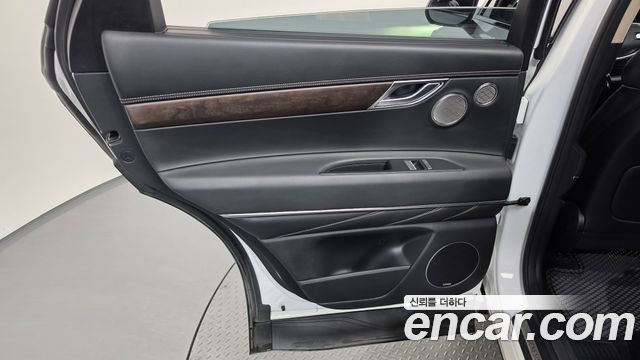 Genesis GV80 2020 — photo 15
