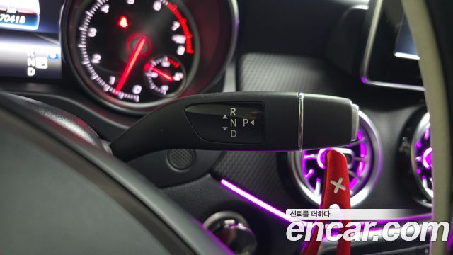 Mercedes-Benz GLA-Class 2019 — photo 12