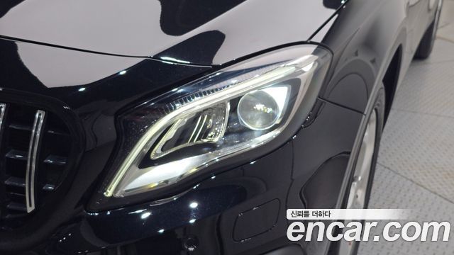 Mercedes-Benz GLA-Class 2019 — photo 8