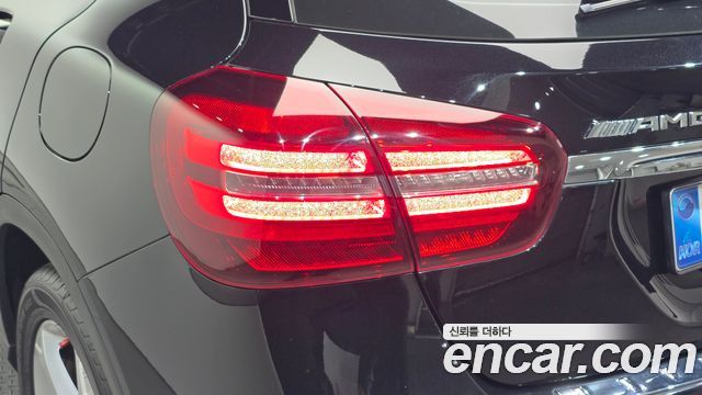 Mercedes-Benz GLA-Class 2019 — photo 9