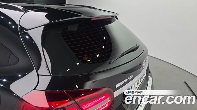 Mercedes-Benz GLA-Class 2019 — photo 28