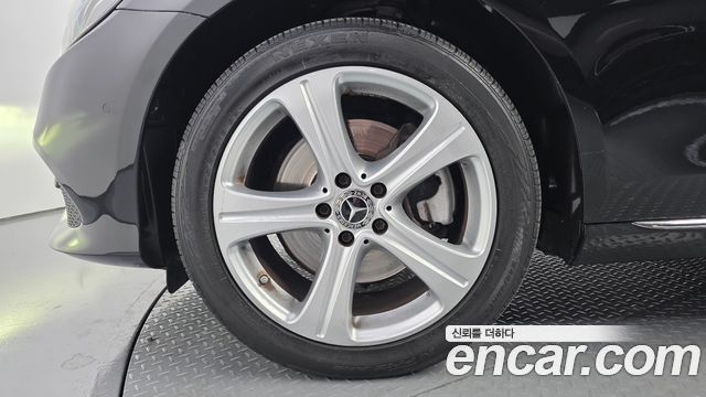 Mercedes-Benz E-Class 2017 — photo 5
