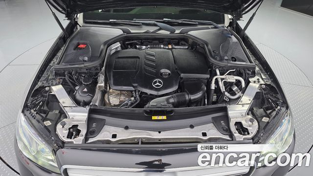 Mercedes-Benz E-Class 2017 — photo 6