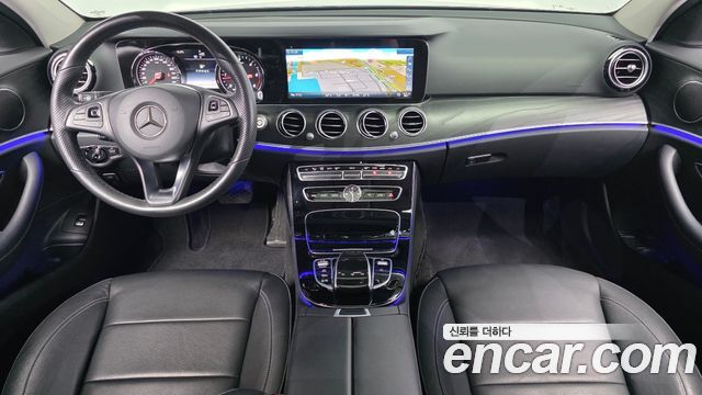 Mercedes-Benz E-Class 2017 — photo 10