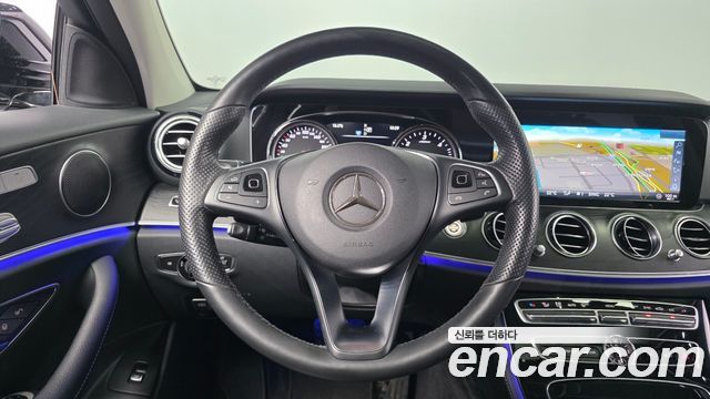 Mercedes-Benz E-Class 2017 — photo 19