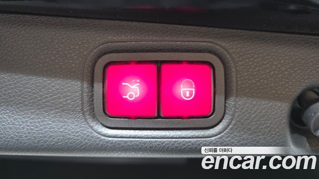 Mercedes-Benz E-Class 2017 — photo 26