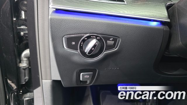 Mercedes-Benz E-Class 2017 — photo 27