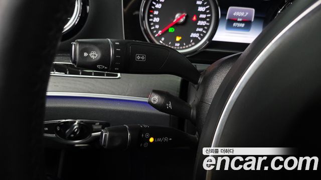 Mercedes-Benz E-Class 2017 — photo 28