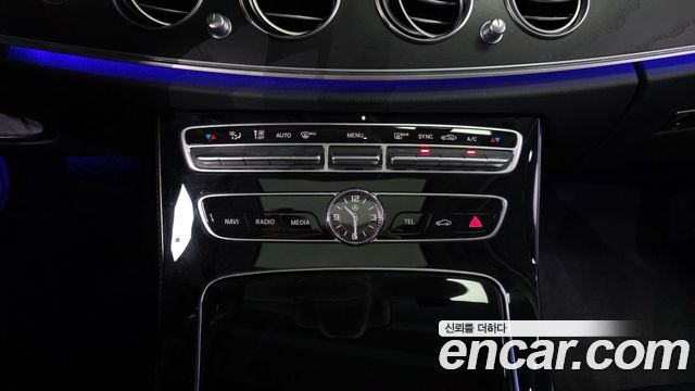 Mercedes-Benz E-Class 2017 — photo 32