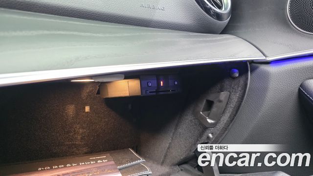 Mercedes-Benz E-Class 2017 — photo 34