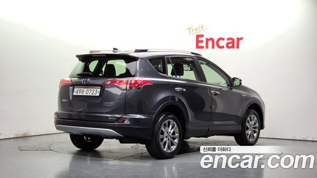 Toyota RAV4 2016 — photo 2