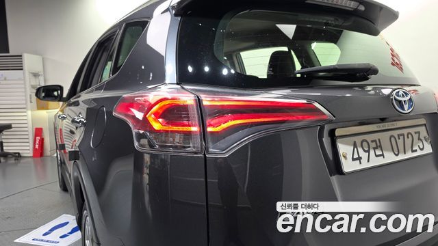 Toyota RAV4 2016 — photo 9