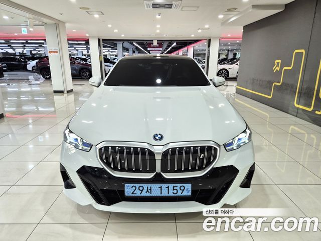 BMW i5 2025 — photo 1