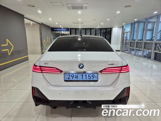 BMW i5 2025 — photo 4