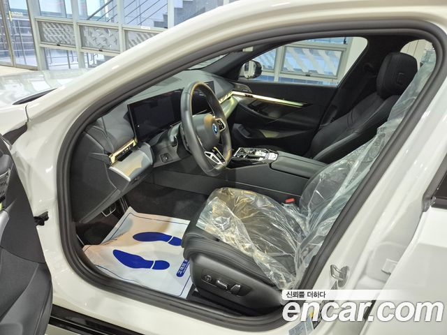 BMW i5 2025 — photo 8