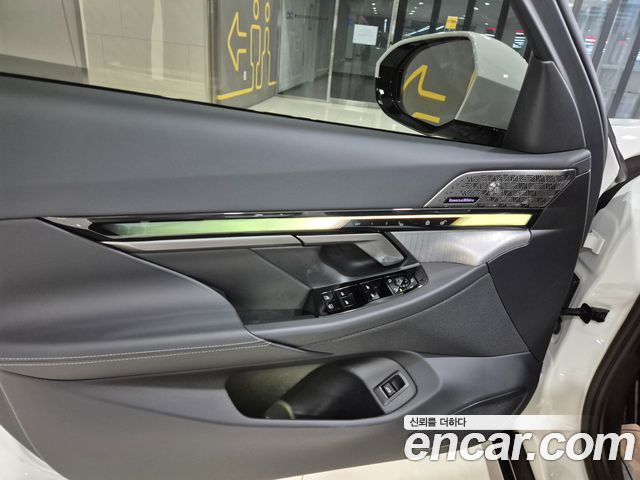 BMW i5 2025 — photo 17