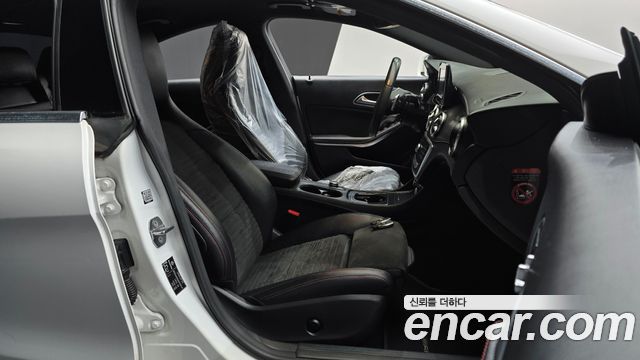 Mercedes-Benz CLA-Class 2019 — photo 16