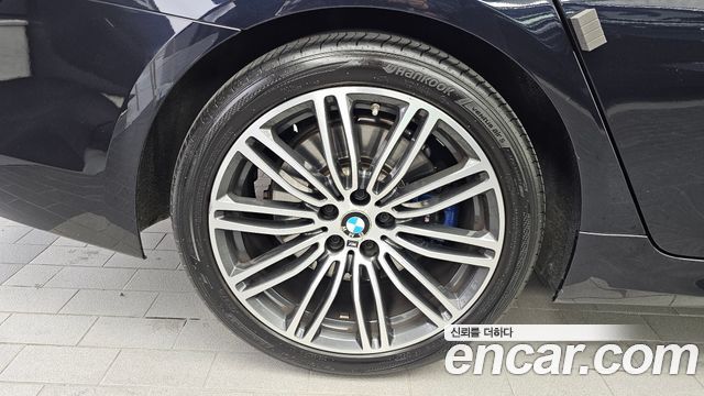BMW 5-Series 2019 — photo 5