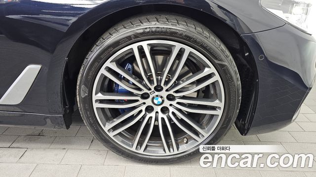 BMW 5-Series 2019 — photo 7