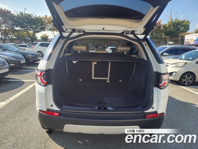 Land Rover Discovery Sport 2016 — photo 11