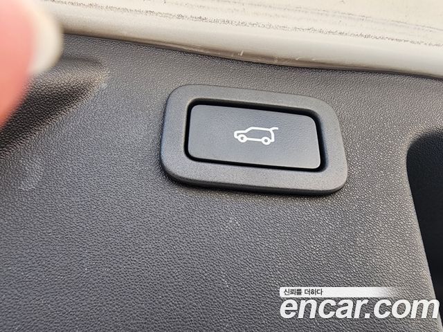 Land Rover Discovery Sport 2016 — photo 17