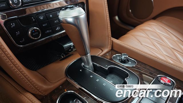 Bentley Flying Spur 2016 — photo 9