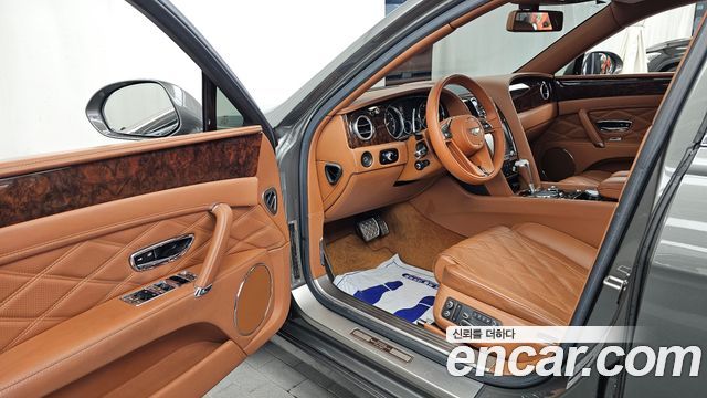 Bentley Flying Spur 2016 — photo 10