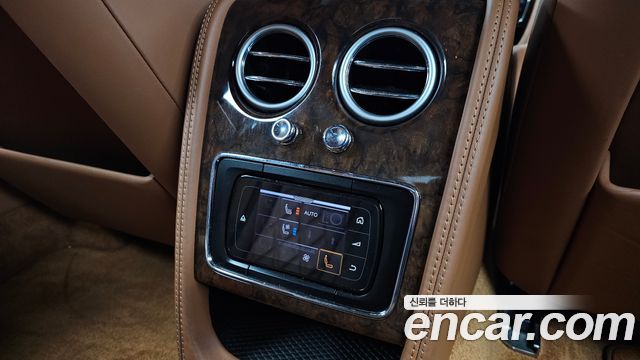 Bentley Flying Spur 2016 — photo 19