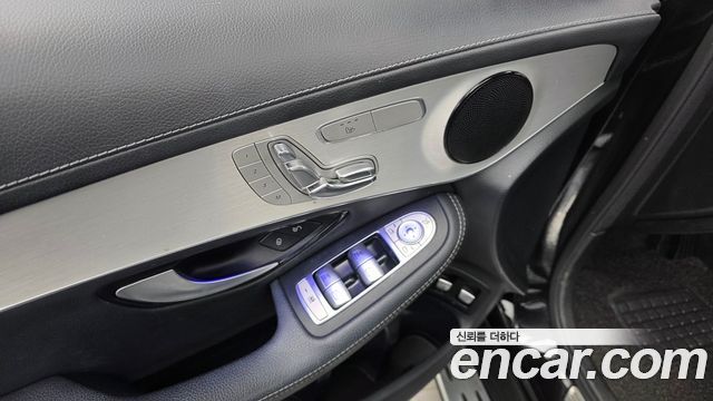 Mercedes-Benz GLC-Class 2021 — photo 29