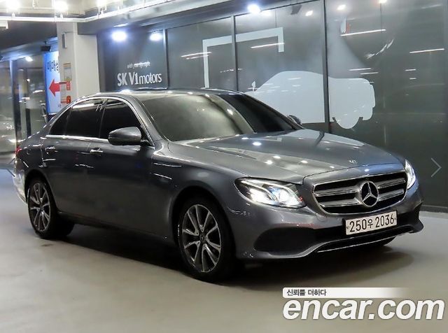 Mercedes-Benz E-Class 2019 — photo 2