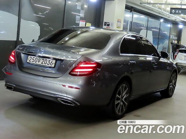 Mercedes-Benz E-Class 2019 — photo 4