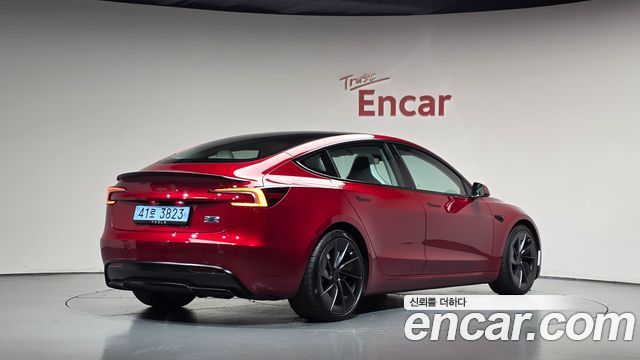 Tesla Model 3 2026 — photo 2