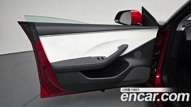 Tesla Model 3 2026 — photo 14