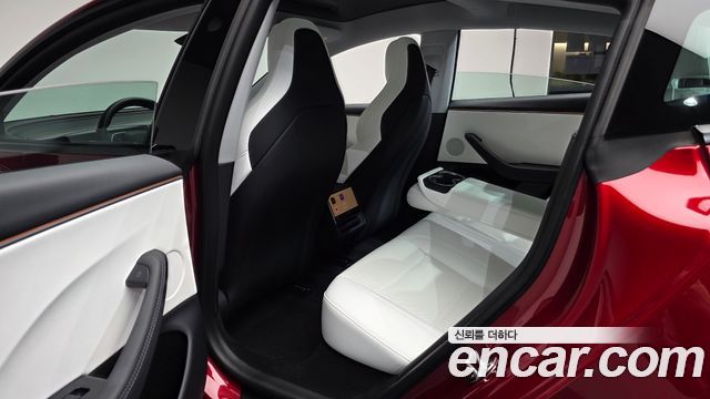 Tesla Model 3 2026 — photo 16