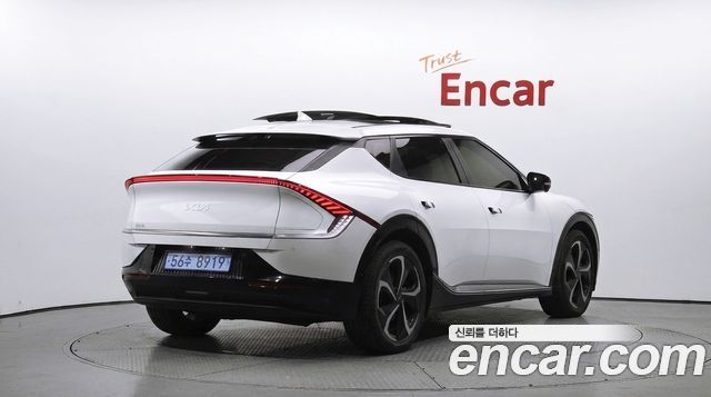 Kia EV6 2022 — photo 2