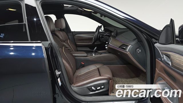 BMW Gran Turismo 2020 — photo 16