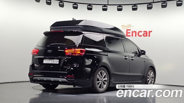 Kia Canival 2020 — photo 2