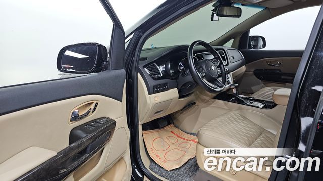 Kia Canival 2020 — photo 10