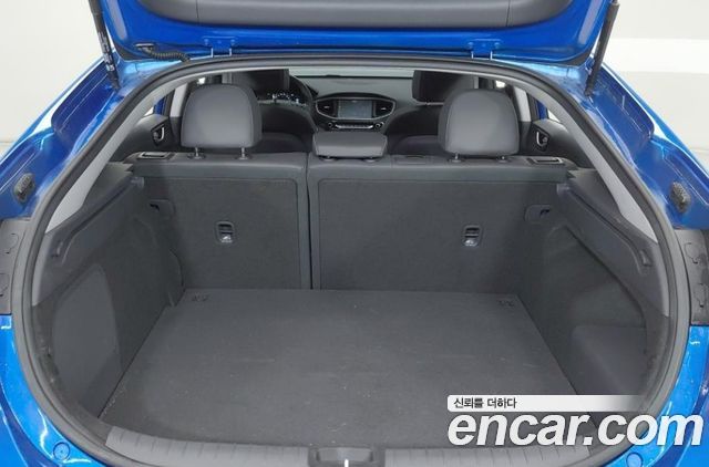 Hyundai Ioniq 2017 — photo 11