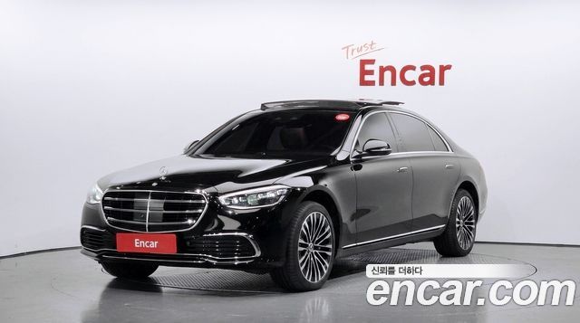 Mercedes-Benz S-Class 2023 — photo 1