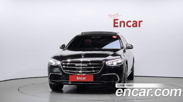 Mercedes-Benz S-Class 2023 — photo 3
