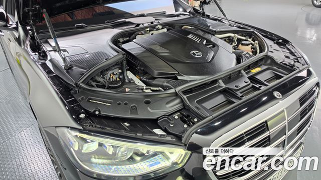 Mercedes-Benz S-Class 2023 — photo 6