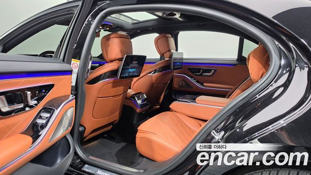 Mercedes-Benz S-Class 2023 — photo 18