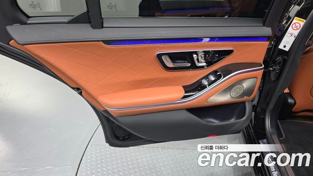 Mercedes-Benz S-Class 2023 — photo 15