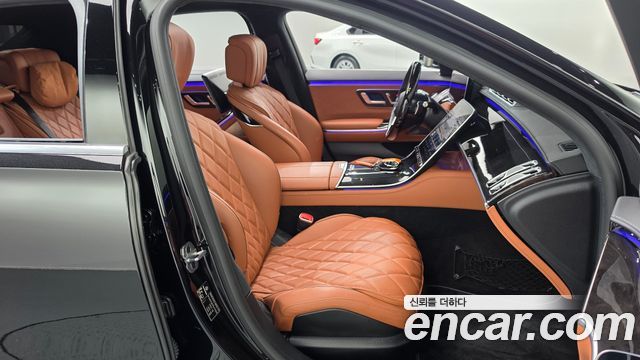 Mercedes-Benz S-Class 2023 — photo 16