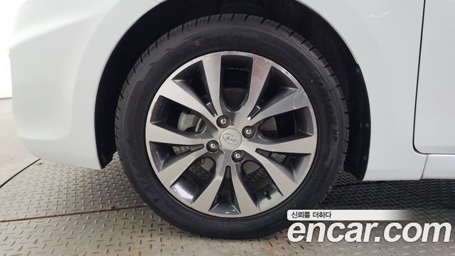 Hyundai Accent 2014 — photo 5