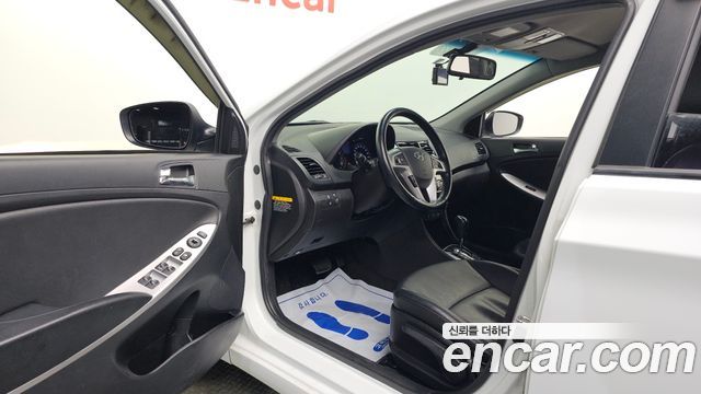 Hyundai Accent 2014 — photo 10